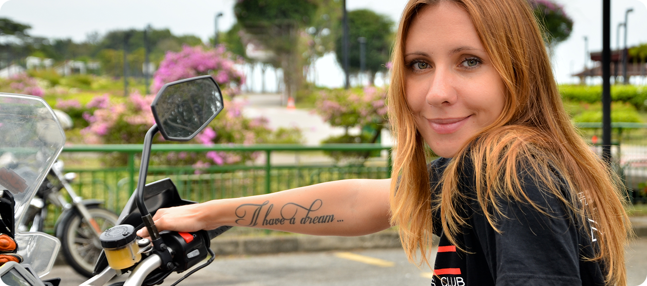 Анна на мотоциклі