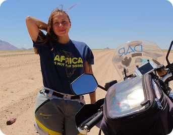 Анна в пустелі бля мотоциклу