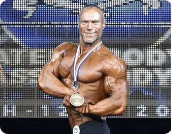 Вадим з медаллю